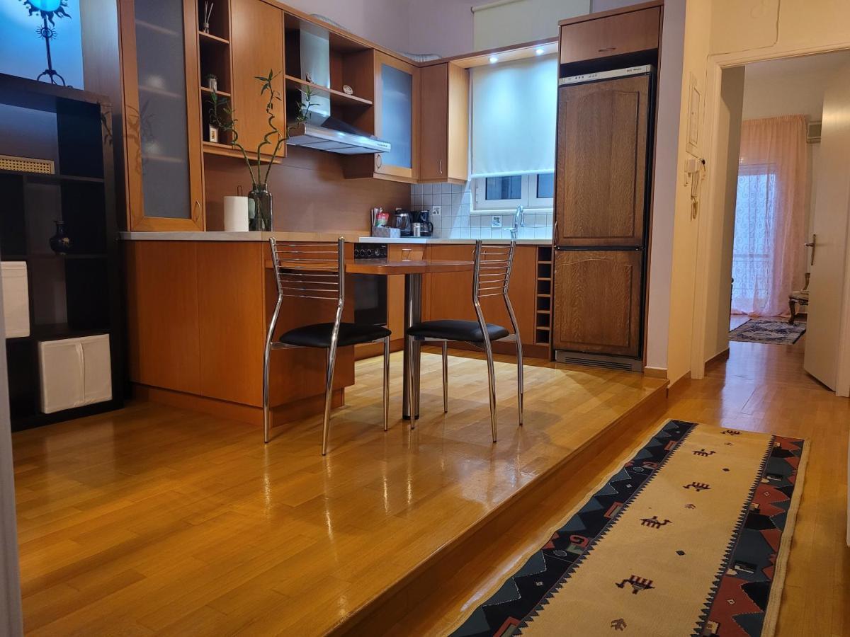 City Center Apartment Arta Esterno foto